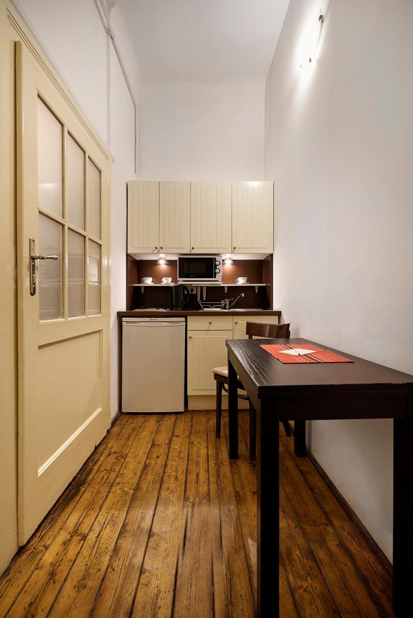 One-Bedroom Apartment (2 Adults)